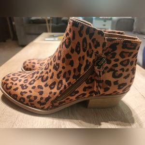 Arizona leopard print booties